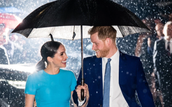 Không chỉ đòi thù lao triệu đô, Harry và Meghan còn đề ra hàng loạt 'yêu sách' khi diễn thuyết