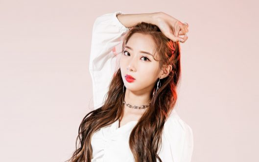 Nữ idol Kpop Shin Mina nhảy cầu sông Hàn tự tử