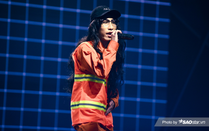 King Of Rap tập 6: Chị Cả diện cây đồ màu cam đầy ý nghĩa trên sân khấu
