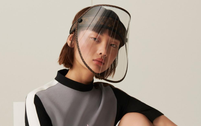 Nhà mốt Pháp bán tấm che mặt đính đầy vàng gần cả chục triệu đồng bị dân tình 'đả kích' tới tấp