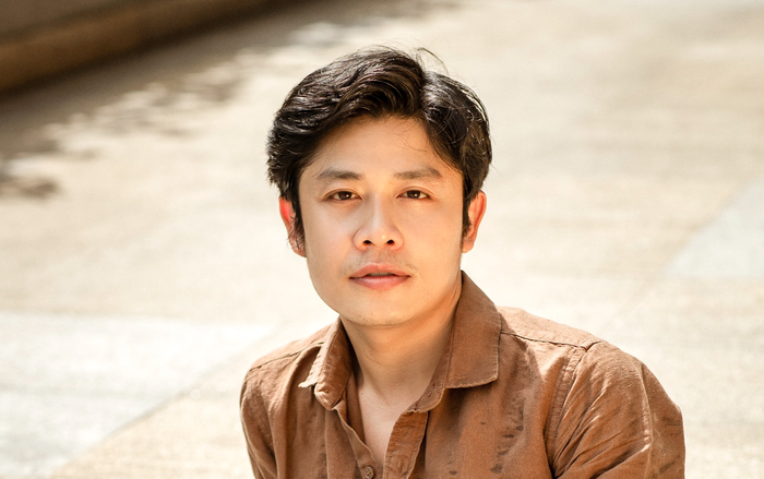 Nhạc sĩ Nguyễn Văn Chung tiết lộ đang vùi đầu vào công việc để vượt qua nỗi buồn của chính mình