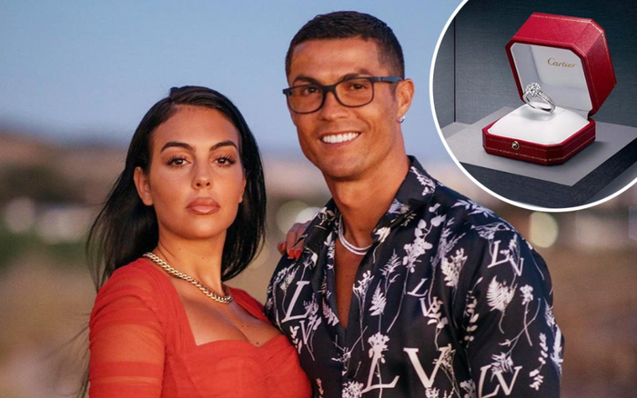 Cristiano Ronaldo tặng Georgina Rodriguez nhẫn đính hôn trị giá 18 tỷ đồng