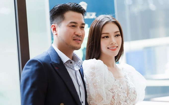 Linh Rin kỉ niệm ngày yêu Phillip Nguyễn, dân tình thích thú biết được cô mới là người chủ động tỏ tình