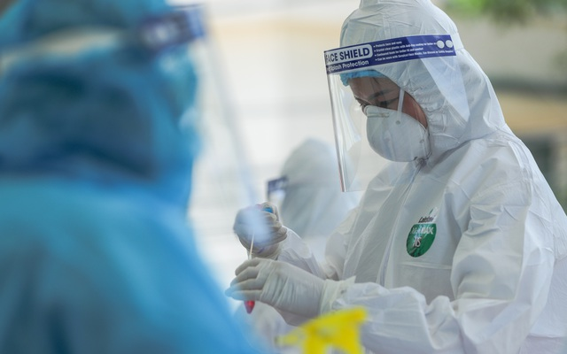 Thêm 2 ca mắc COVID-19: Có tiền sử tiếp xúc với ca dương tính tại Pakistan, được cách ly ngay sau khi nhập cảnh