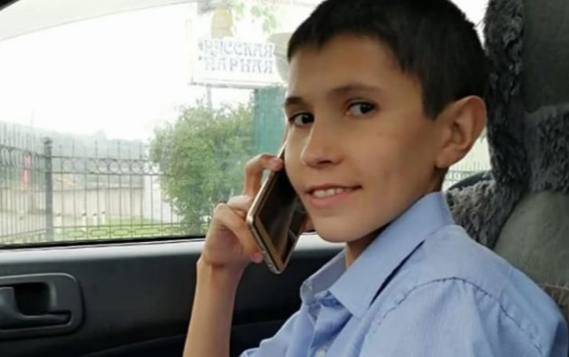 Người đàn ông 32 tuổi gây sốc vì sở hữu vẻ ngoài của thiếu niên 14