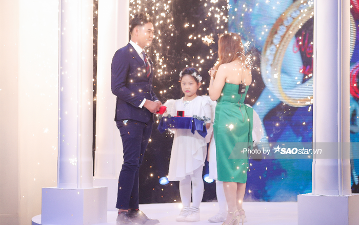 Vừa lên sóng tập 1, Chân Ái 'đốn tim' cộng đồng mạng: Người xúc động rơi nước mắt, người tìm được thông điệp ý nghĩa về tình yêu