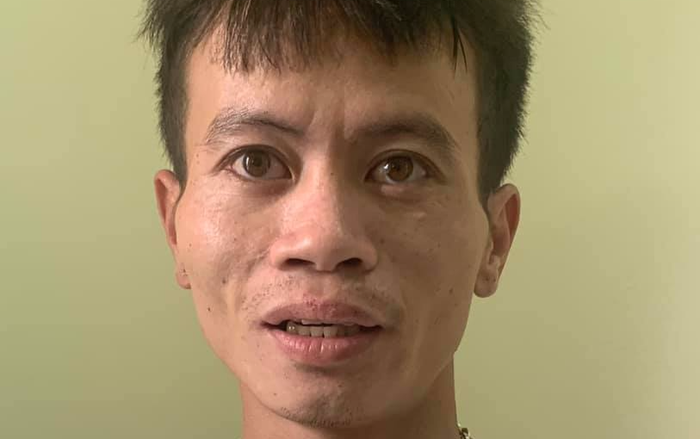 Khởi tố, bắt tạm giam 2 đối tượng cướp giật điện thoại iphone 11 của người đi đường ngay giữa ban ngày ở Hà Nội