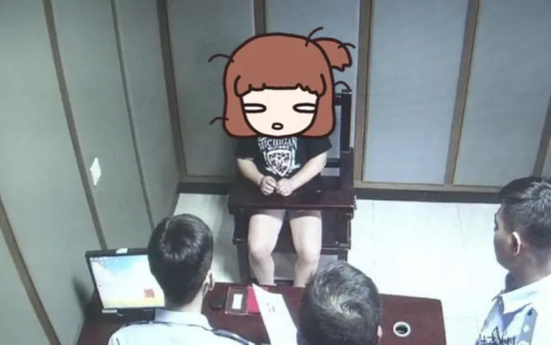 Thấy vợ có nhiều điểm bất thường, người đàn ông 'chết lặng' khi biết vợ già gần bằng mẹ mình