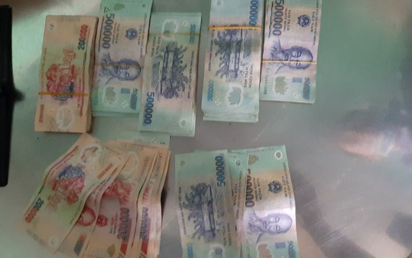 Học sinh lớp 8 lẻn vào nhà dân phá tủ sắt, lấy trộm hơn 80 triệu đồng