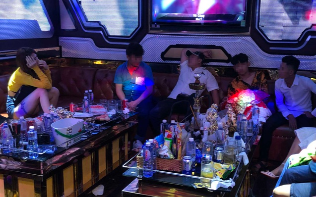 Phát hiện 33 nam nữ thanh niên dương tính với ma túy trong quán karaoke lúc 1h sáng