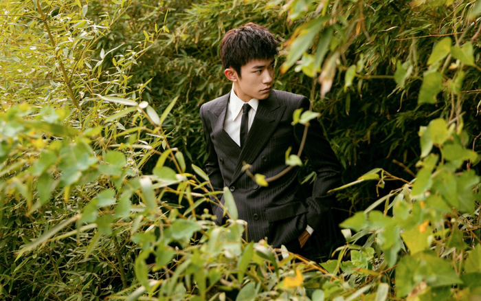 Vừa muốn có hình tượng lạnh lùng, cool cool nhưng lại bày vẻ đáng yêu, Dịch Dương Thiên Tỉ có quá tham lam?