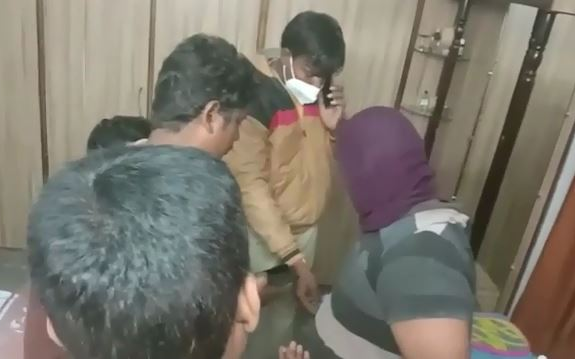 Đi ăn trộm nhưng ngủ quên vì điều hòa mát lạnh, tên trộm nhận ngay 'kết đắng'