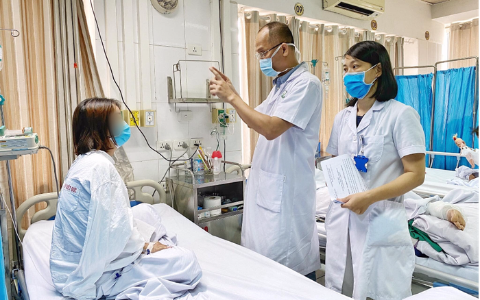 Cô gái trẻ suýt mù mắt vĩnh viễn, hoại tử mũi trán vì biến chứng khủng khiếp sau tiêm filler tại Spa