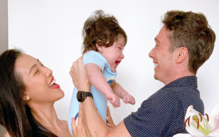 Gia đình nhỏ MC Hoàng Oanh đoàn viên trong ngày trung thu gây xúc động