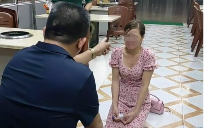 Xét xử chủ quán nướng bắt quỳ gối xin lỗi vì dám 'bóc phốt' đồ ăn có sán