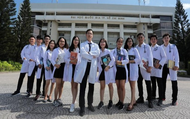 Học phí ngành Y dược cao nhất tại Đại học nào ở TP HCM?