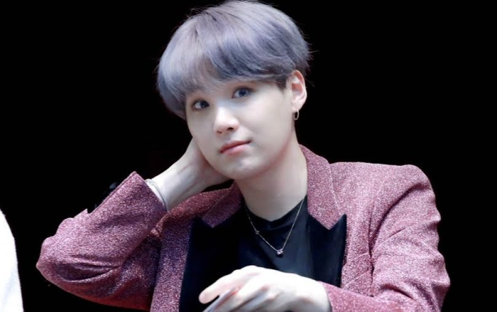 Rection 'giả trân' trước camera của Suga – RM trở thành hình mẫu leader lý tưởng