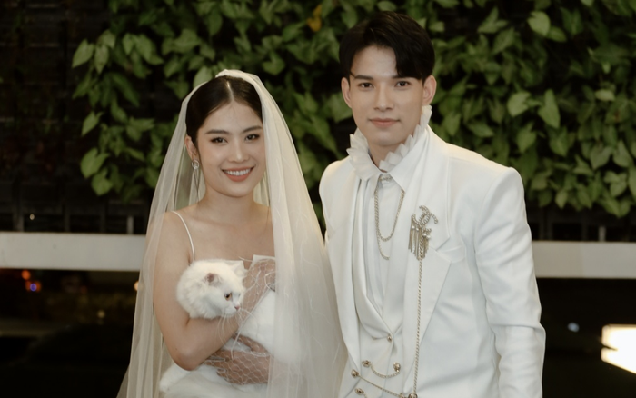 Nam Anh công khai bạn trai, tình tứ cùng nhau trên thảm đỏ