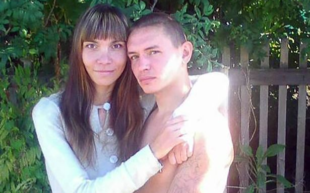 Biết chú rể có tiền án về tội giết người nhưng vẫn cố chấp lấy, cô dâu biến mình thành nạn nhân ngay trong đám cưới