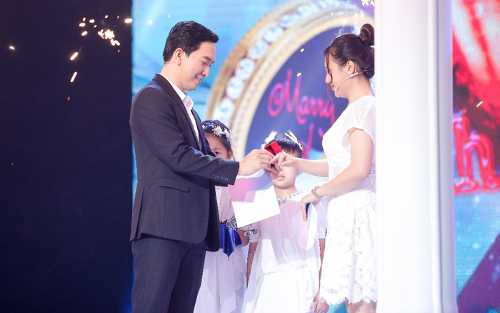 Long Hồ 'Chân Ái': 'Phụ nữ không phải là 'máy kiếm tiền' hay 'máy đẻ'