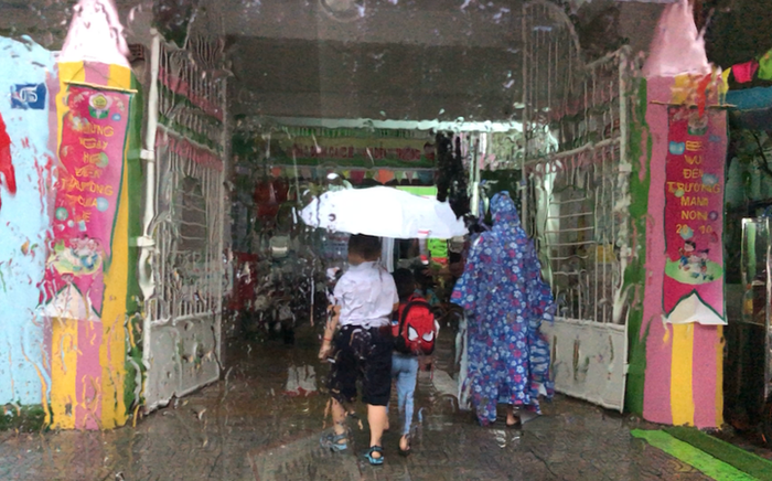 Đà Nẵng thông báo khẩn cho học sinh toàn thành phố nghỉ học từ trưa nay do mưa lớn