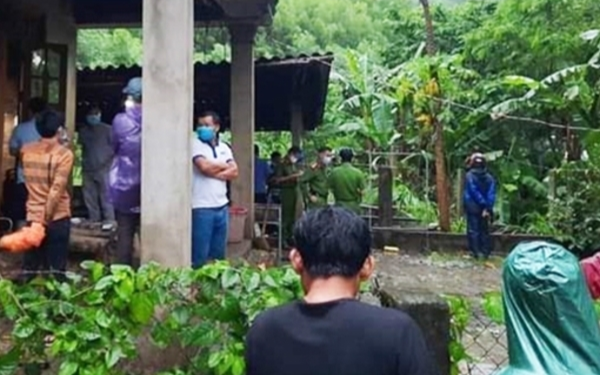 Vừa mở cửa nhà, người đàn ông tá hỏa phát hiện thi thể phụ nữ được quấn khăn, đang phân hủy nặng