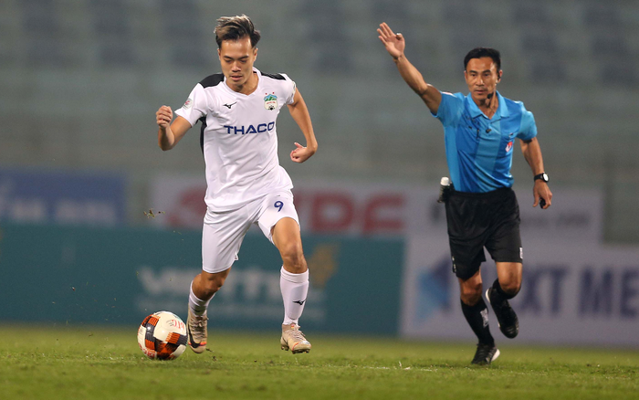 Cuộc đối đầu thú vị giữa Quế Ngọc Hải và Văn Toàn