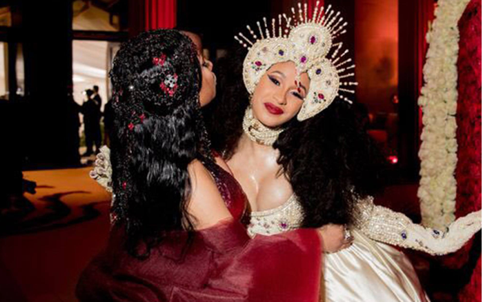 Từng phang guốc nhau chán chê, nay Cardi B lại rục rịch rủ Nicki Minaj góp giọng chung lần nữa?