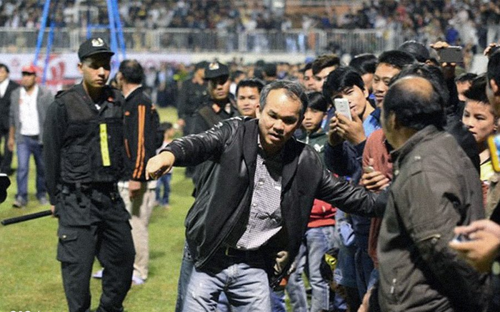 "Gia tài" của bóng đá: Các ông bầu quyết tâm xây dựng hình ảnh đẹp trên khán đài!