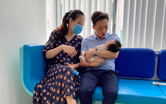 Bị bà xã than thở chuyện tã bỉm, Cường Đô La nhắn nhủ: 'Ba sẽ làm tất cả vì con'