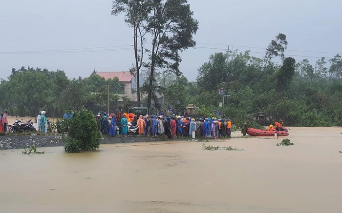 Tìm thấy thi thể nữ sản phụ bị lũ cuốn thương tâm trên đường đi sinh