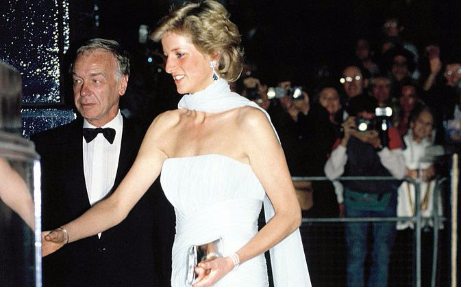 14 chiếc váy đắt nhất mọi thời đại của người nổi tiếng