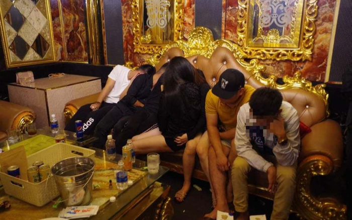 29 nam nữ thanh niên Quảng Trị 'phê' ma túy trong phòng karaoke, mặc kệ người dân cả tỉnh đang gồng mình chống lũ lụt