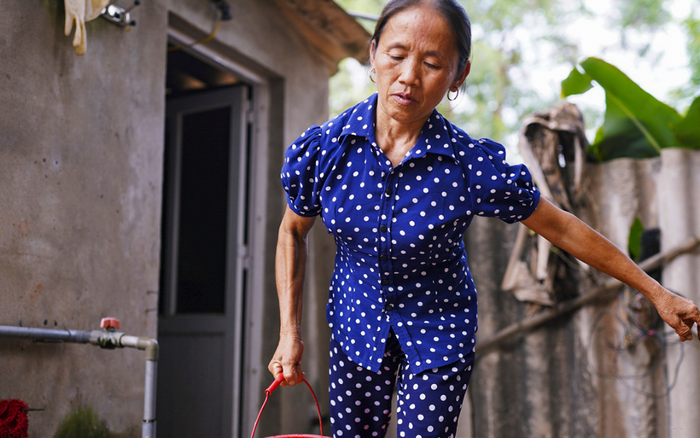 Bà Tân Vlog phủ nhận thu nhập khủng, tiết lộ tiền kiếm được từ YouTube chỉ ngang phụ hồ