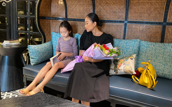 Mới 6 tuổi, con gái Đoan Trang đã sở hữu đôi chân dài tựa siêu mẫu