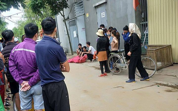 Người đàn ông đâm vợ trọng thương, tình địch tử vong đã ôm mìn tự tử ở nhà