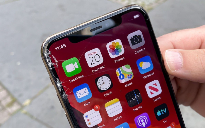 Sửa màn hình iPhone 12 đắt ngang mua một chiếc smartphone mới