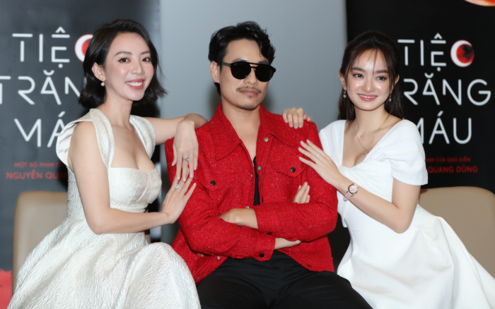 Thu Trang diện áo hở ngực gợi cảm, chiếm trọn 'spotlight' trong họp báo ra mắt 'Tiệc trăng máu'