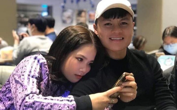 Nhìn Thủy Tiên lan tỏa điều tốt đẹp, Quang Hải cần thay đổi!