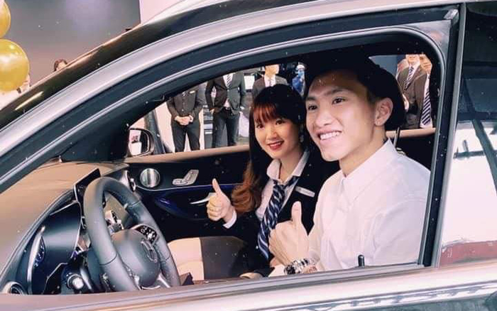 Đoàn Văn Hậu sắm xe sang trị giá hơn 2 tỷ đồng