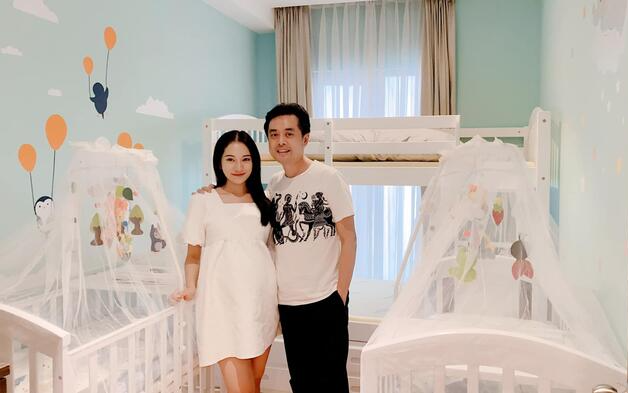 Dương Khắc Linh vui mừng thông báo Sara Lưu đã sinh hạ cặp đôi song sinh