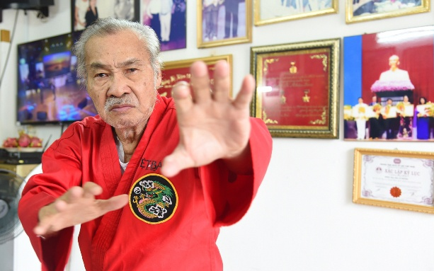 NSND Lý Huỳnh qua đời, Lý Hùng đau xót khóc thương