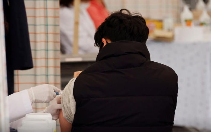 13 người Hàn Quốc tử vong sau khi tiêm vắc-xin cúm