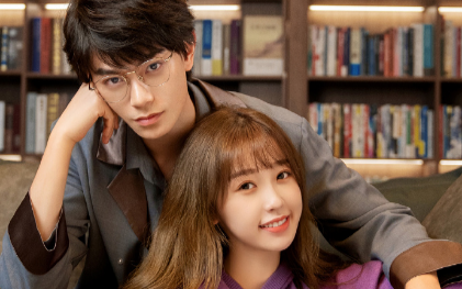 'Khúc biến tấu ánh trăng' tung poster: Đinh Vũ Hề - Ngu Thư Hân ngọt ngào, đắm chìm trong mắt nhau