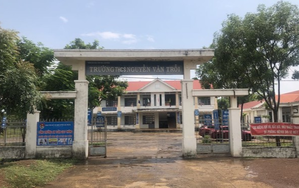 Nhiều giáo viên đồng loạt tố nhà trường 'ăn chặn' tiền dạy thêm ngoài giờ