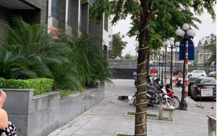 Người phụ nữ rơi từ chung cư cao tầng xuống đất tử vong