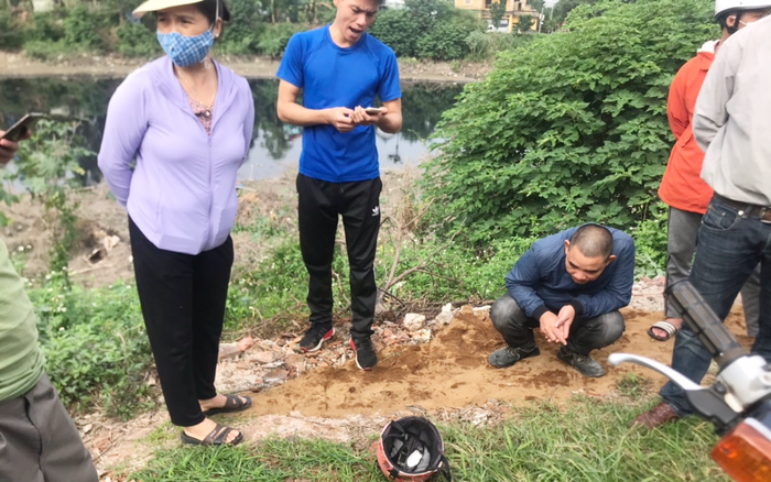 Cận cảnh người thân, công an lùng sục từng góc bờ sông, bao tải tìm kiếm nữ sinh Học viện Ngân hàng mất tích bí ẩn