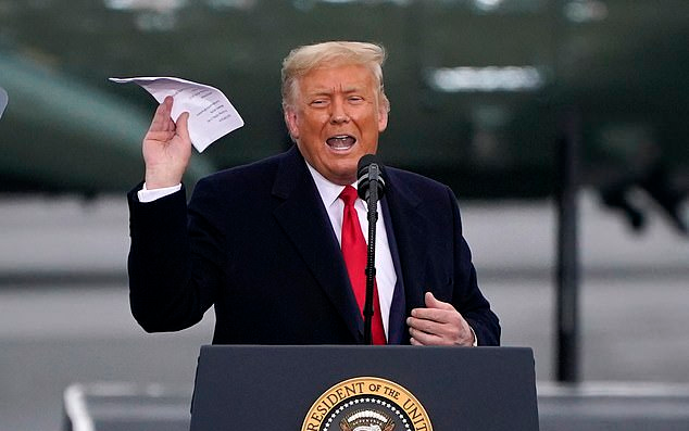 Ông Trump tuyên bố con trai Barron 'hết COVID-19 chỉ sau 15 phút'