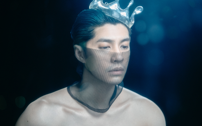 Noo Phước Thịnh khoe body rắn chắc trong MV 'Yêu một người sao buồn đến thế'