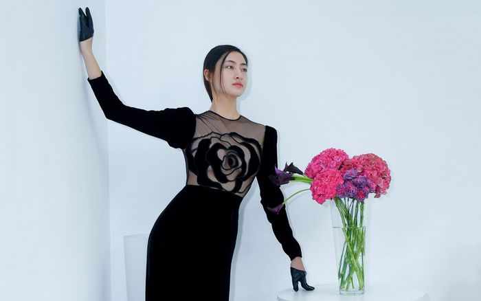 Hoa hậu Lương Thùy Linh lần đầu úp mở vòng 1 táo bạo đến thế